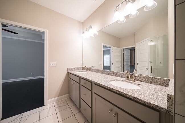 Building Photo - 4BR/2BA Home on 3.2 acres in Harris County!!
