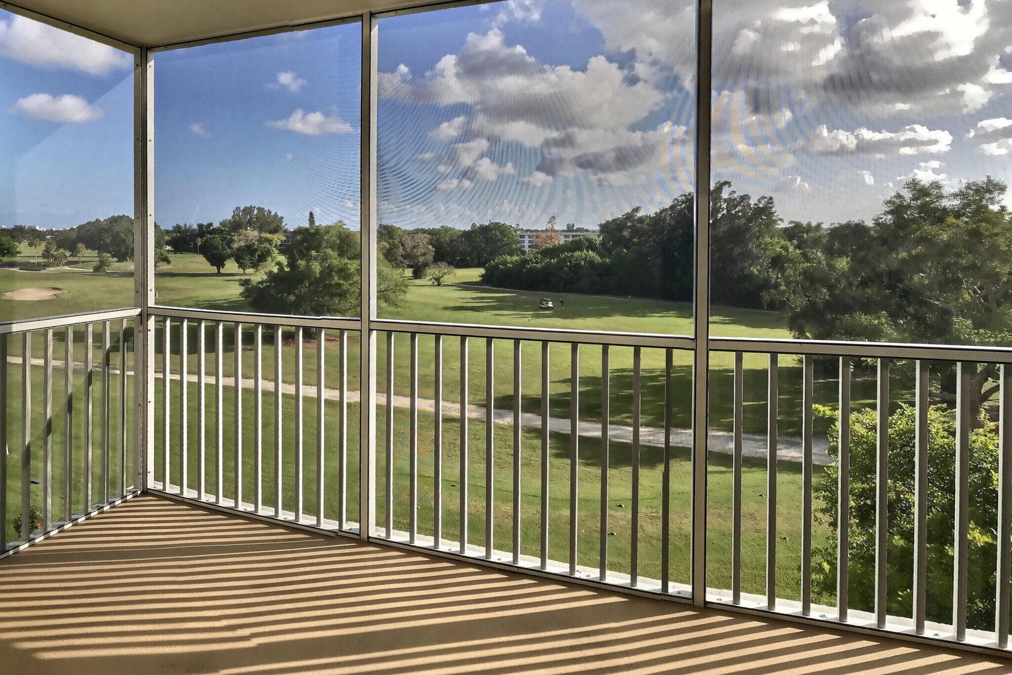 Building Photo - 3100 N Palm Aire Dr