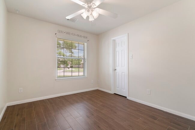 Building Photo - 615 Timberstand Ln