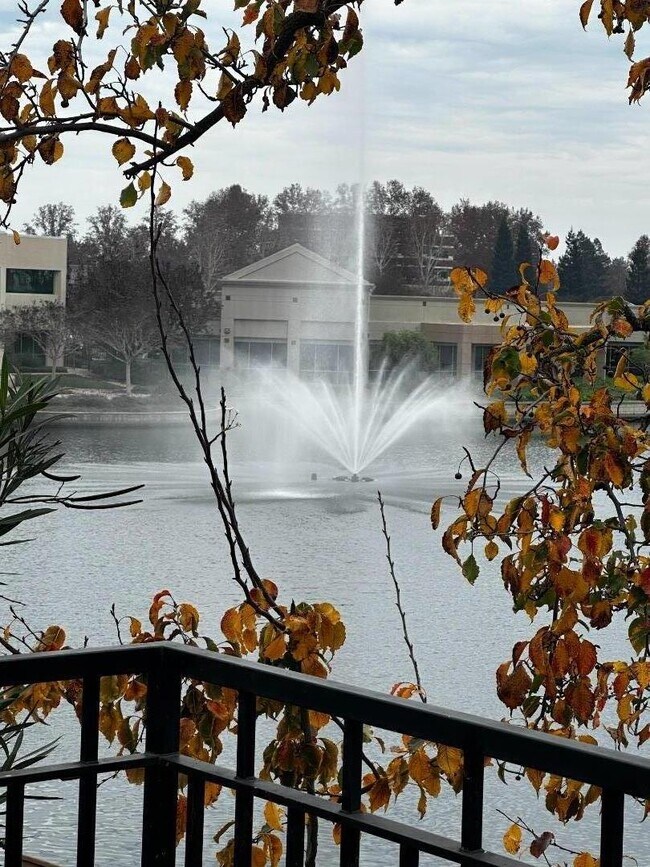 Building Photo - 4824 Longcove Dr