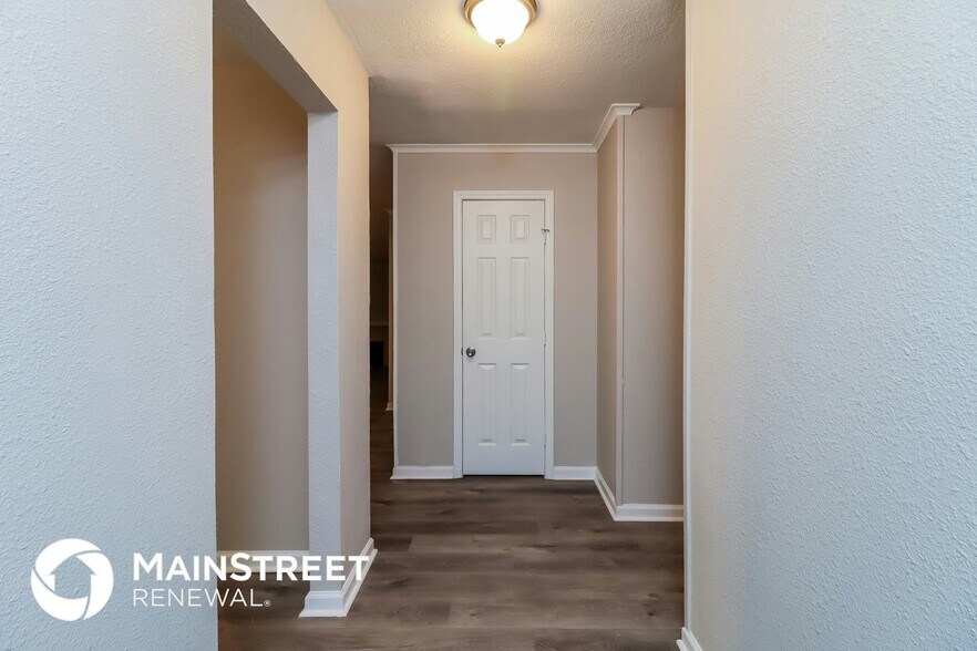 Building Photo - 3550 Creston Ct