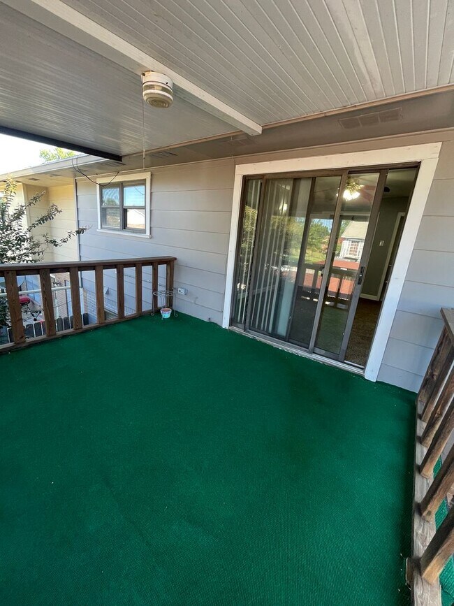 Building Photo - MOVE IN SPECIAL $250 OFF FIRST MONTH'S REN...