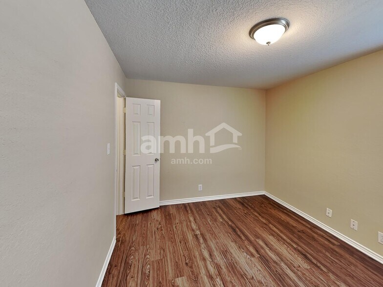 Building Photo - 11154 Bold Forbes