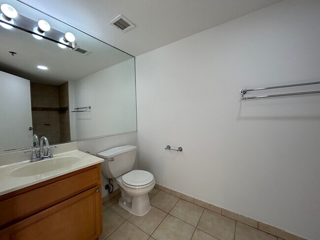 Building Photo - 759 2nd St