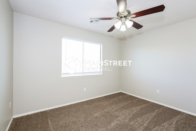 Building Photo - 3 Bedroom Pet-Friendly Home in Henderson, NV with Main Street Renewal
