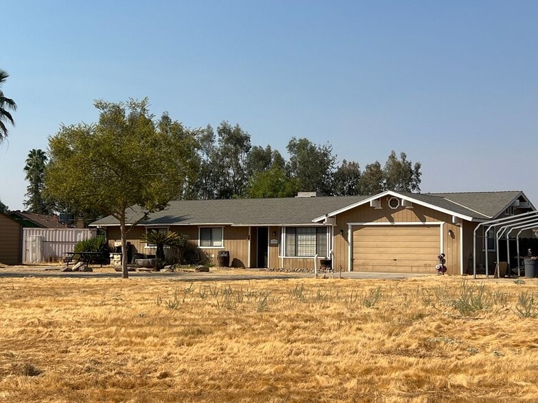 Primary Photo - 17495 Melba Dr E