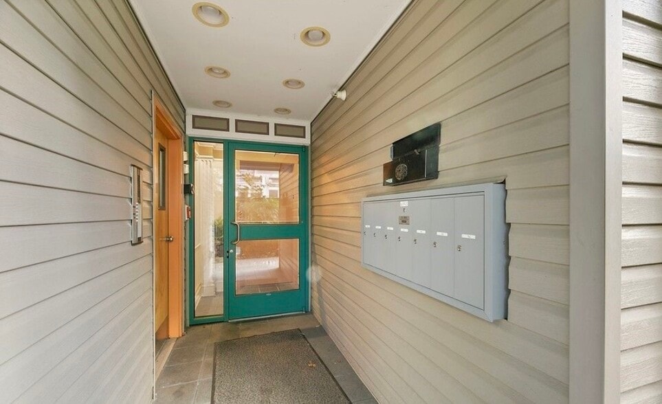 Building Photo - 9517 35th Ave NE