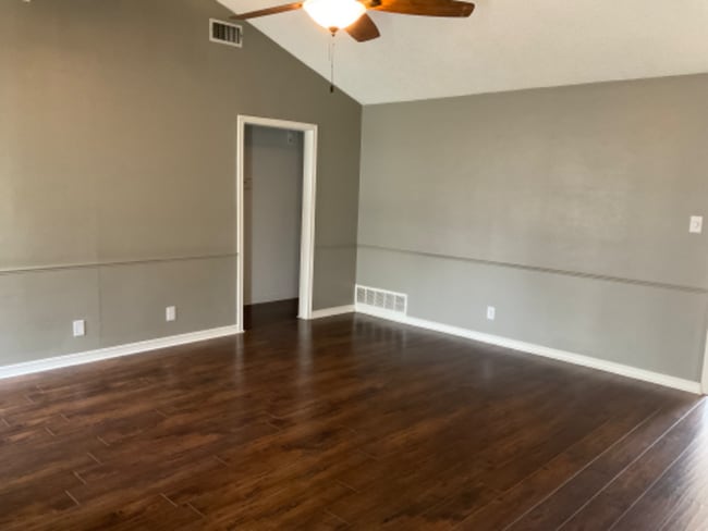 Building Photo - 4915 Rock Point St