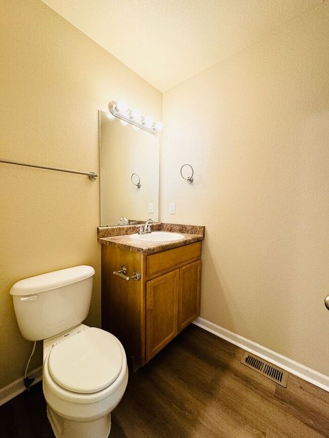 Building Photo - Spacious Ranch Style Home with 3 Bedrooms ...