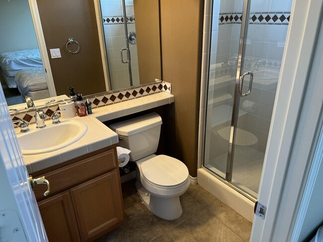 Building Photo - 59 Shoreline Dr