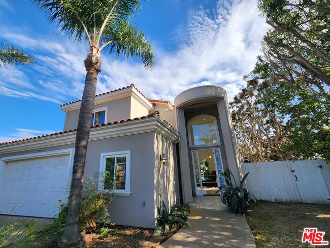 Building Photo - 28908 W Beach Ln
