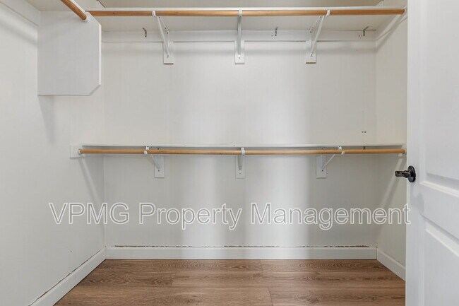 Building Photo - 16704 NE 29th Ave