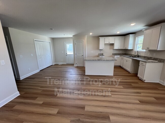 Building Photo - 1310 E 36th St