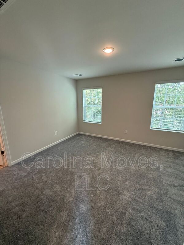 Building Photo - 820 Sandbach Rd