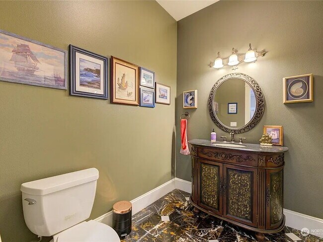 Building Photo - "Spacious 2-Bed, 3-Bath Sanctuary in Tacoma's Heart – 3,243 Sq Ft of Luxury Living!"