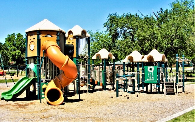 Building Photo - 2307 Austin Ave