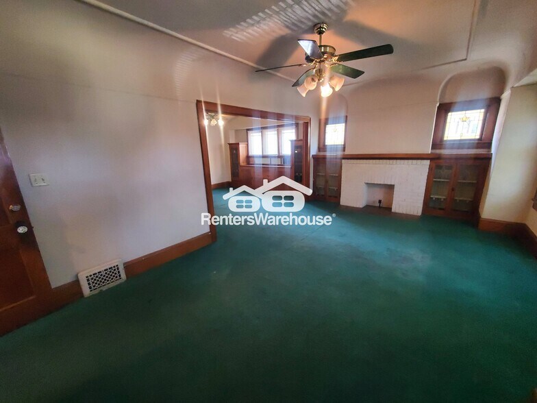 Building Photo - 2730 N 48th St