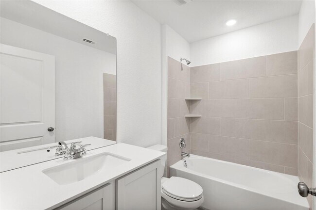 Building Photo - 161 Keefer