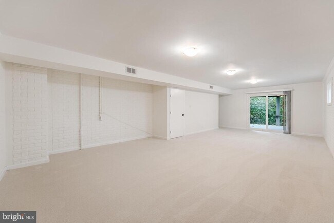 Building Photo - 11916 Moss Point Ln
