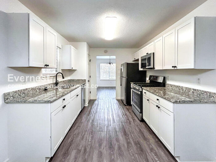 Building Photo - 3136 Lower Creek Dr