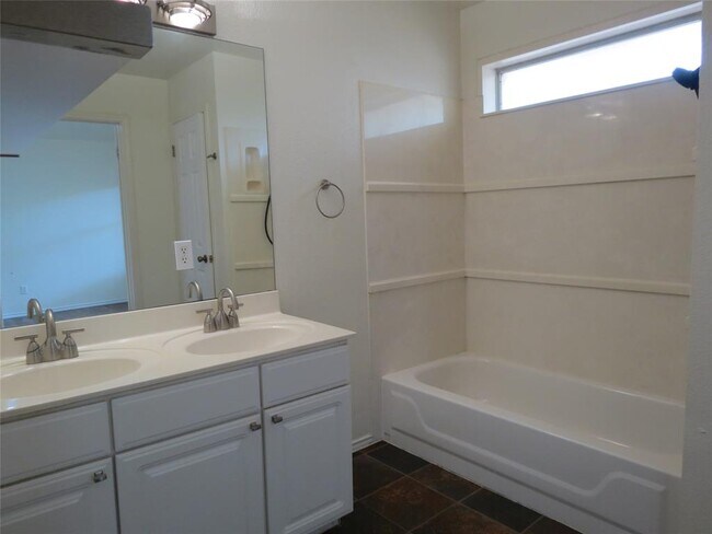 Building Photo - 1503 Serene Oaks Dr