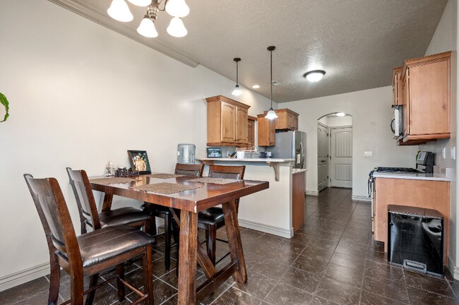 Building Photo - 3315 Birch Creek Rd