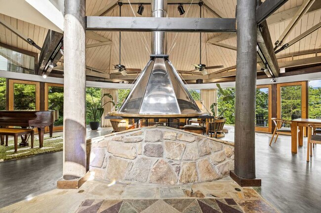 Building Photo - 1816 Bear Spgs Wy