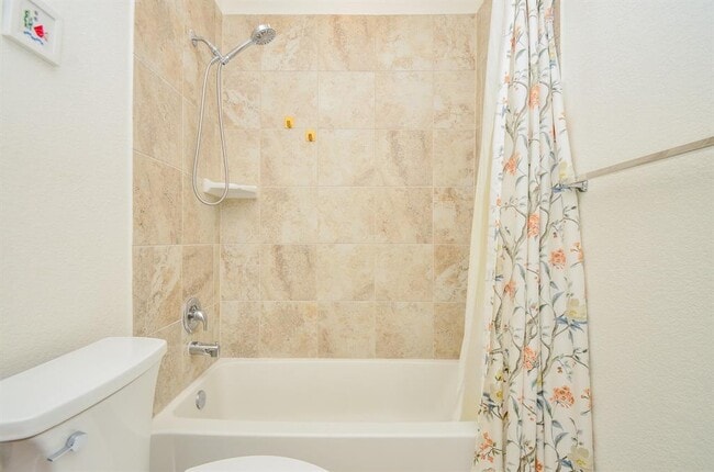Building Photo - 3808 Canterbury Park Dr