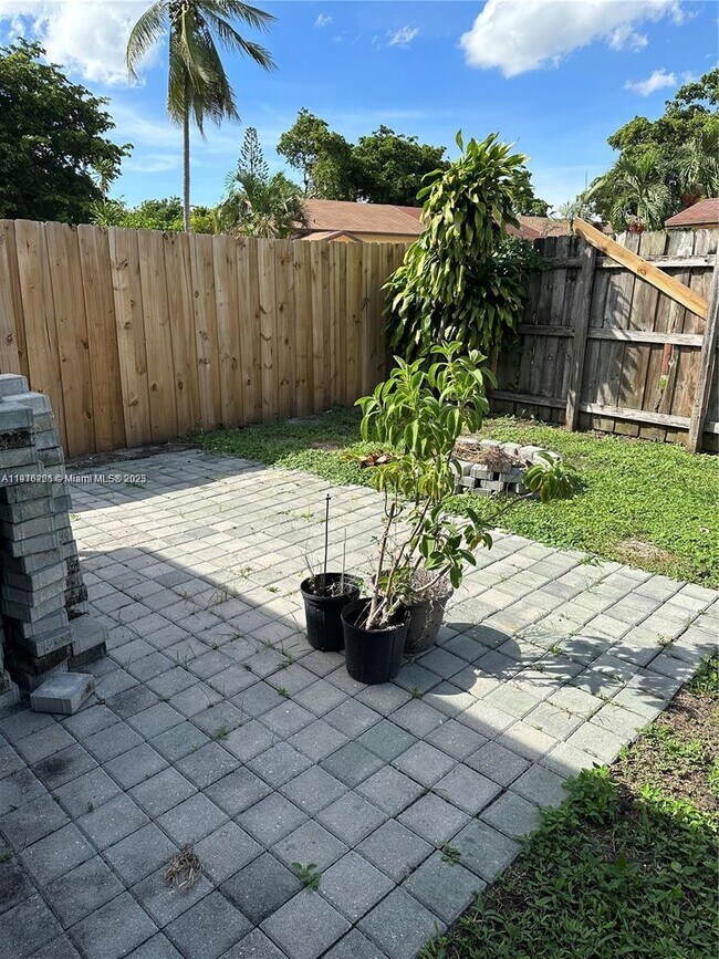 Building Photo - 401 NW 43rd St