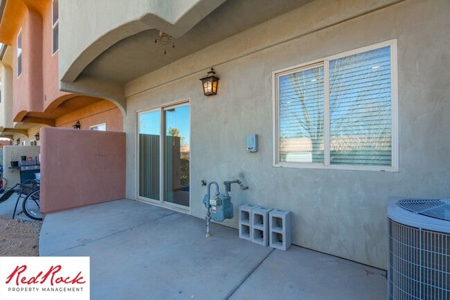 Building Photo - 2075 S Sir Monte Dr