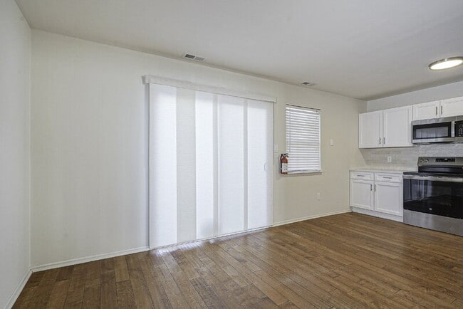 Building Photo - 3312 Larkspur Ct