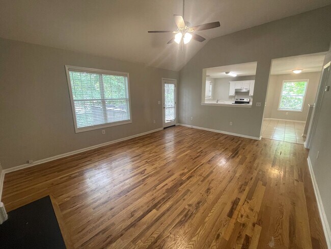 Building Photo - 335 Spring Lake Ct