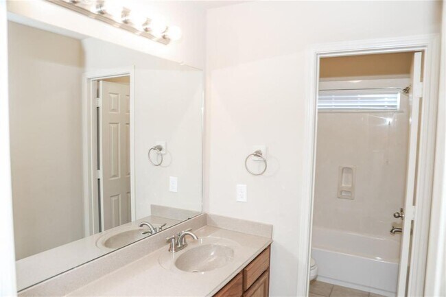 Building Photo - 15911 Lost Anchor Way Ln