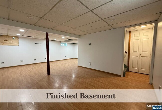 Building Photo - 726 Midwood Rd