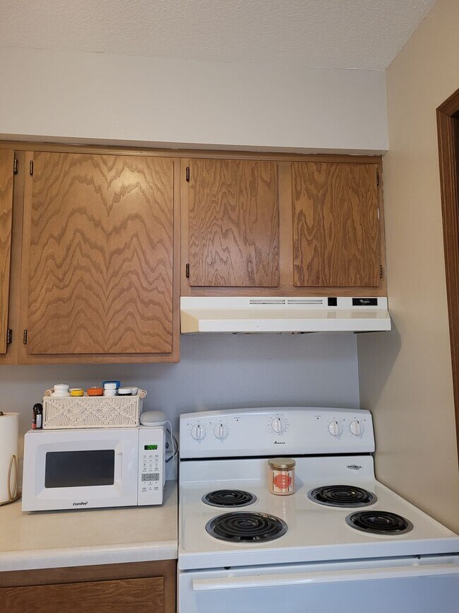 Building Photo - One bedroom One bath