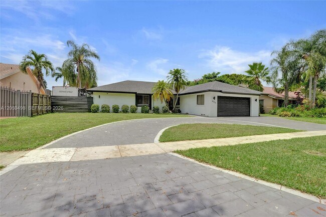 Building Photo - 620 SW 100th Ave