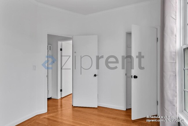 Building Photo - 3104 25th St