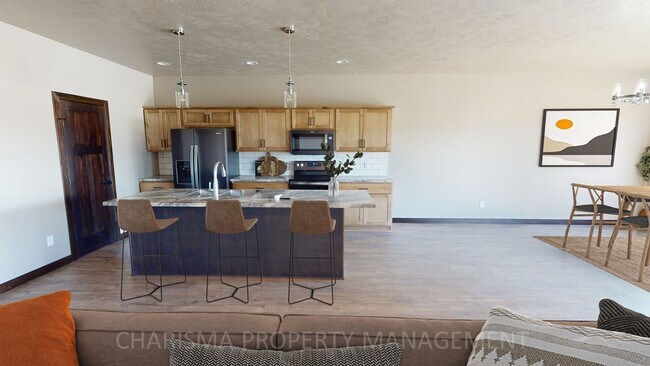 Building Photo - 4526 W Graceland Pl