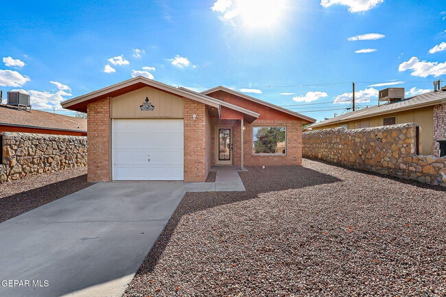 Primary Photo - 287 Sunset Hills Dr
