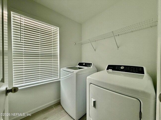 Building Photo - 4033 Haydon Burns Pl