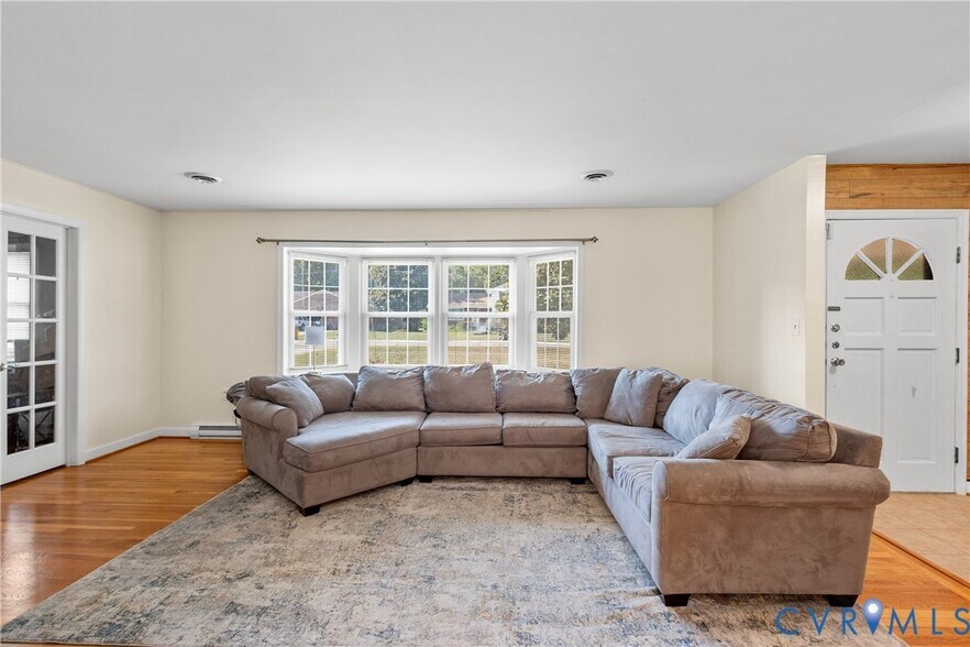 Building Photo - 1871 Pender Ave