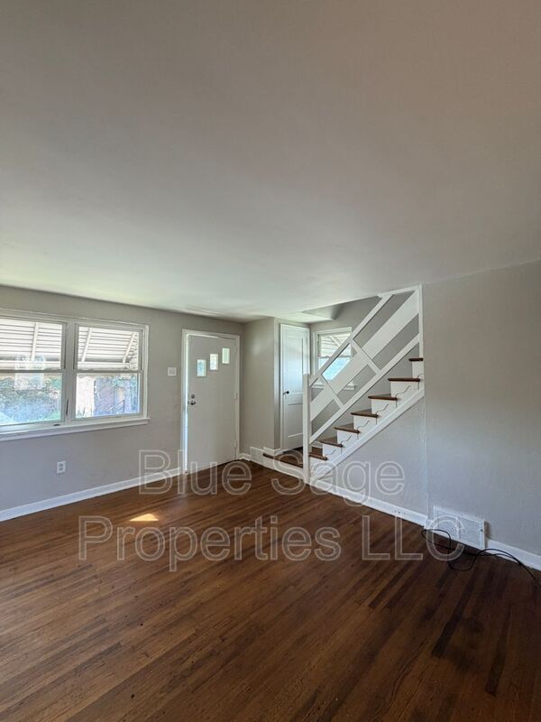 Building Photo - 7007 Greenwood Ave