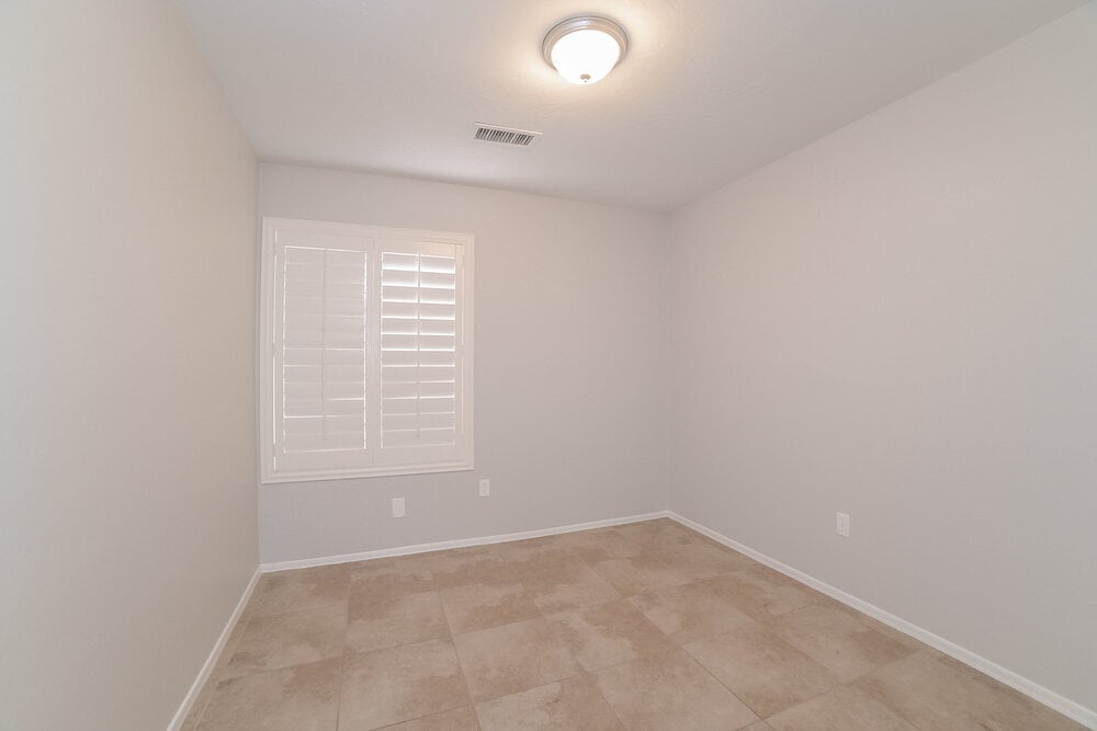 Building Photo - 323 N Ocean Dr