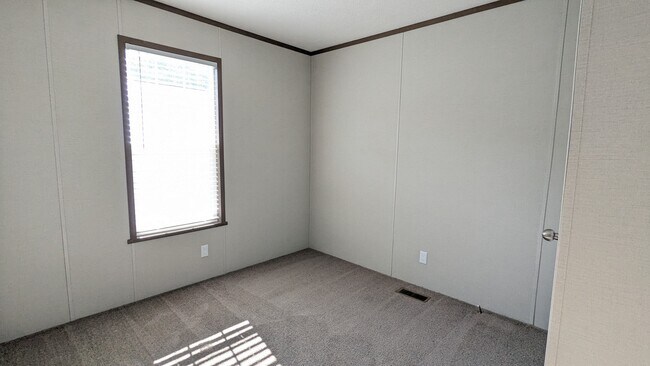 Building Photo - 46000 Geddes Rd