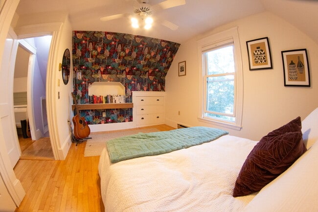 Building Photo - 36 Irving St