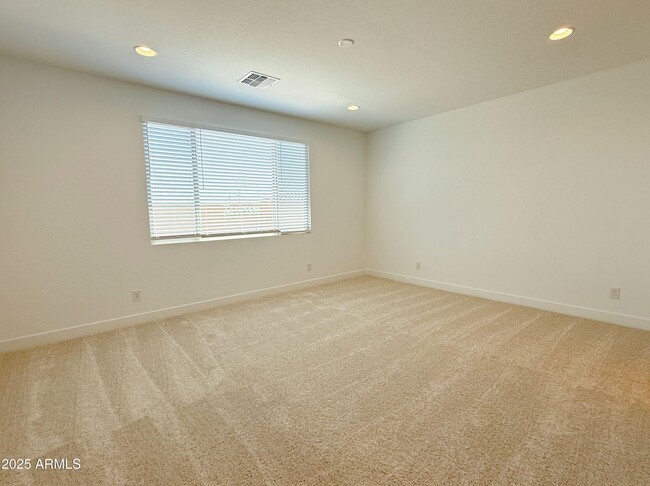 Building Photo - 14807 W Soft Wind Dr