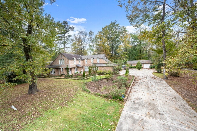 Building Photo - 4724 Lake Point Ave