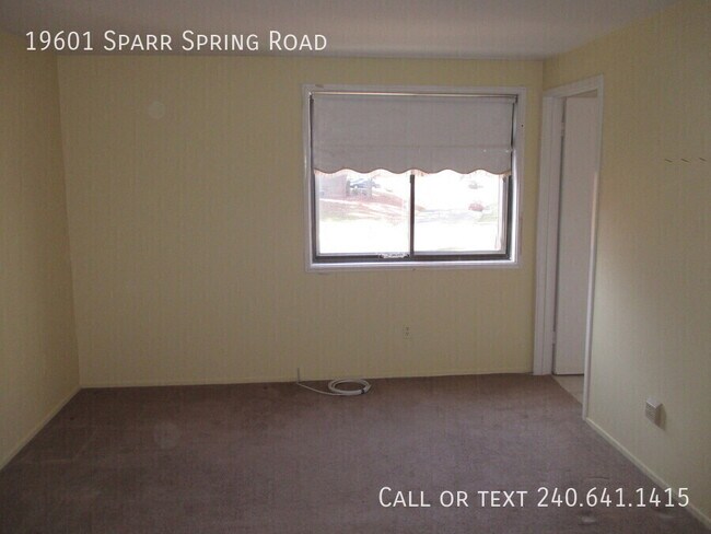 Building Photo - 19601 Sparr Spring Rd