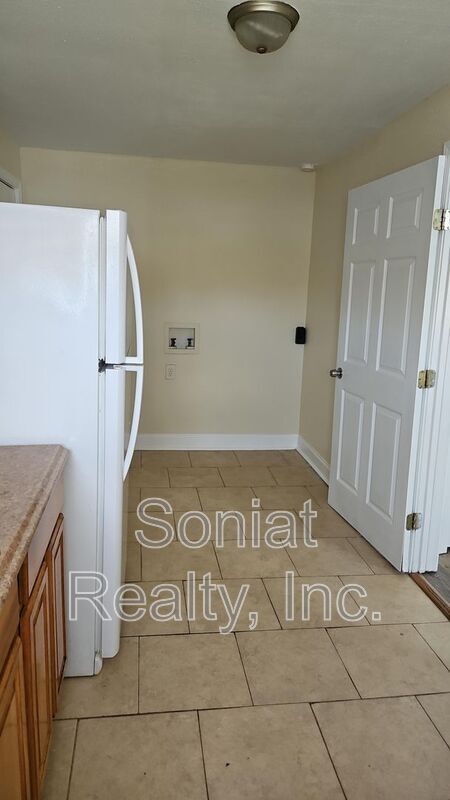 Building Photo - 13904 Hayne Blvd