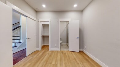 Building Photo - 711 Schwartz St